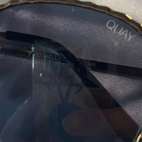 Quay Jezabelle Twist Sunglasses - Picture 2 of 6